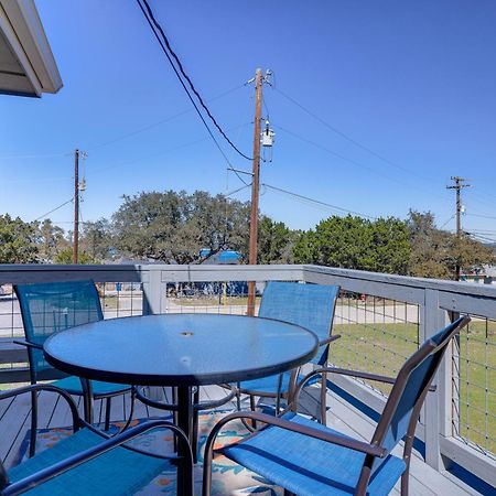 Home With Sunroom And Fire Pit - Near Canyon Lake! Kültér fotó